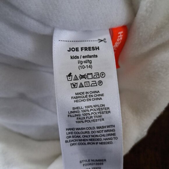 Joe Fresh NWT iridescent white winter plush puffed hat child large 10-14 - Picture 3 of 4